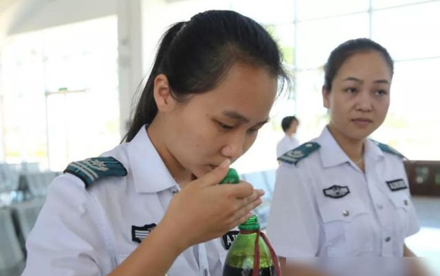 酒可以帶上高鐵嗎_高鐵帶酒可以放行李箱嗎_高鐵帶酒能不能過安檢