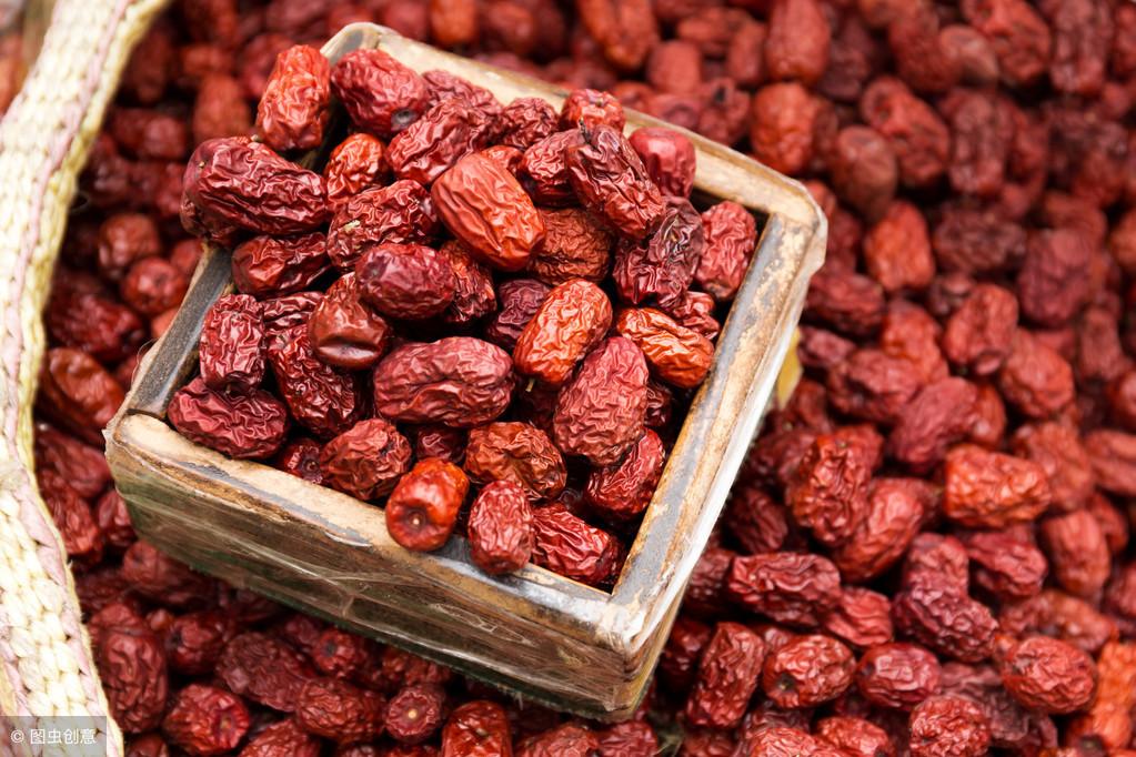 杜仲泡酒加什么藥方最好_杜仲泡酒的最佳配方是_泡酒配方杜仲最佳是什么顏色