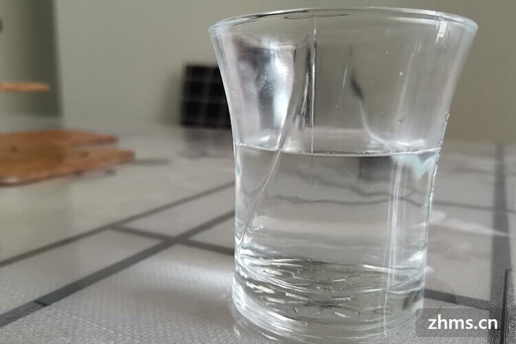 動車可以帶酒嗎_動車允許帶酒_動車上帶酒可以帶多少