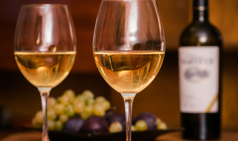 一瓶紅酒多少毫升_紅酒毫升數_紅酒一毫升等于多少克水