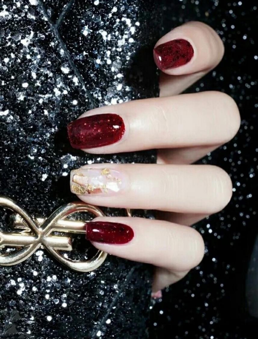 酒紅色美甲款式_美甲酒紅色怎么調出來的_美甲酒紅色